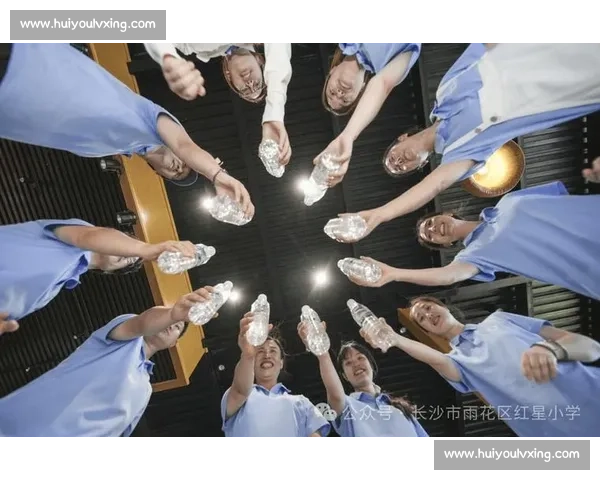 比赛精彩瞬间定格，合影凝聚团队力量与奋进精神