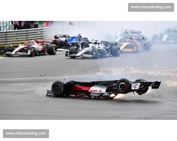 F1正赛惊险瞬间回顾顶级车手事故解析